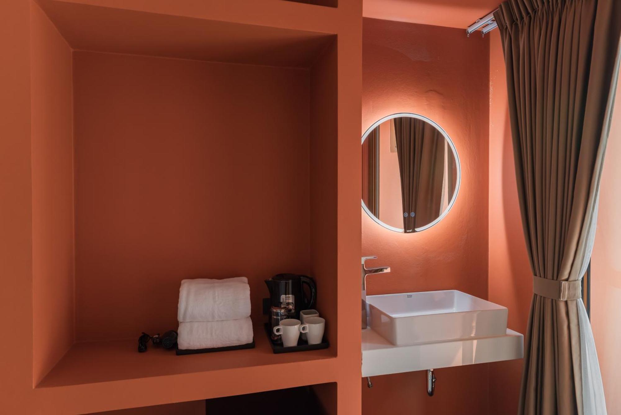 Blu Monkey Hub And Hotel Bangsaen Room photo